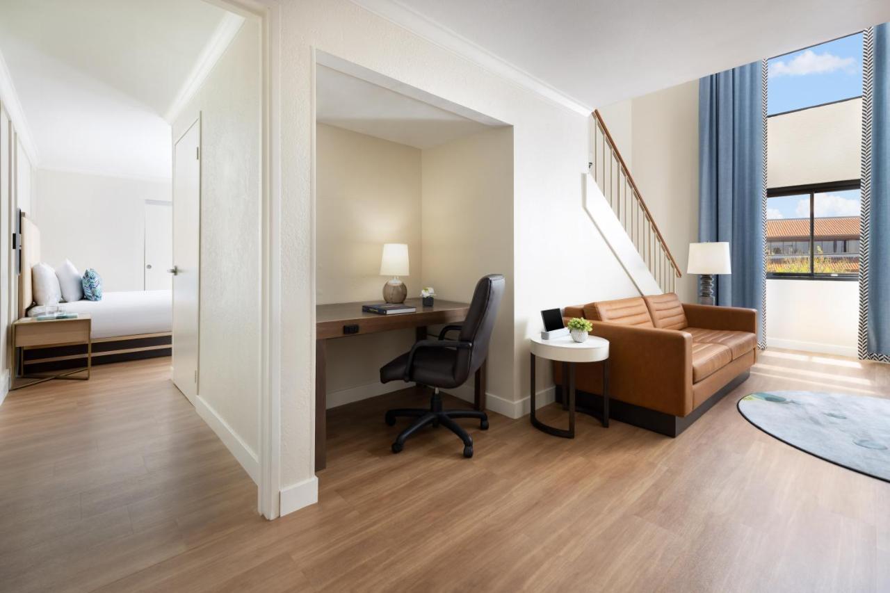The Anza-A Calabasas Hotel Экстерьер фото